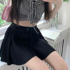 Material : Spandex Design: Shorts skirt Decoration: Suitable for use with belt Waist Type: High Style : Y2k aesthetic Size (cm) Waist Length S 157 81 M 168 83 L 178 86 XL 188 88 Size (inch) Waist Length S 62 32 M 66 33 L 70 34 XL 74 35 Techwear Skirt, Polyester Pants, Cardigan Sweater Jacket, Crop Top Blouse, Boho Maxi Dress, Cutout Dress, Dress Suits, Cardigan Tops, High Waisted Shorts