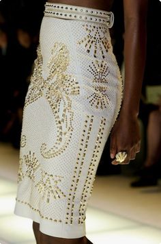 F L O R A H M I S T Studded Skirt, Ellie Saab, Versace Gold, White Skirt, Celebrity Outfits, Fashion Details, Passion For Fashion, Beautiful Outfits, Dress To Impress