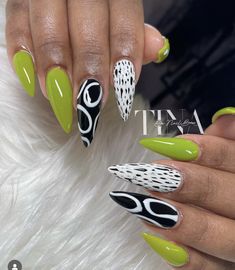 Dope Nail Designs Fall 2024, Black Pointy Nails, Getting Acrylic Nails, Edgy Nail Designs, Bright Spring Nails, Fantastic Nails, June Nails, Networking Business, Best Nail Designs