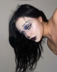 Black White Halloween Makeup, Sorcerer Makeup, Minimal Halloween Makeup, Easy Sfx Makeup, White Base Makeup, Black And White Halloween Makeup, Face Paint Makeup Looks, Clown Goth Makeup, Blue Clown Makeup