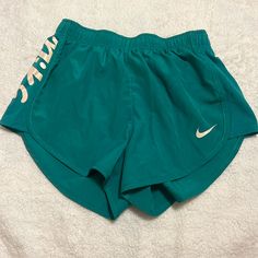 Condition: Never Used, Liner Is Cut Out Material: Polyester/ Light-Air Fabric Good For Running Length: 3.5 Inches Green Nike Shorts For The Beach, Nike Green Athletic Shorts For Spring, Nike Running Shorts, Shorts Nike, Nike Green, Shorts Athletic, Nike Running, Nike Shorts, Running Shorts