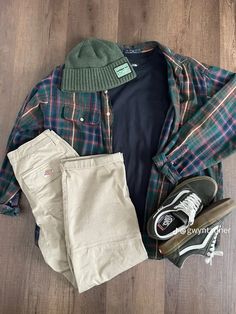 Campfire Outfit Fall Casual, Casual Vintage Outfits Men, Outdoors Outfits Men, Husband Outfits Mens Fashion, Hipster Guy Outfits, Mens Retro Style, 2023 Hipster, Granola Aesthetic Outfit Men, Appalachian Aesthetic Outfit