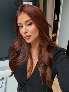 Tons de cabelo ruivo: 5 tendências para 2024 perfeitas para quem quer mudar o visual | Fashion Bubbles Different Auburn Hair Colors, Cowboy Brown Hair, Cherry Brown Hair, Cowboy Copper, Easy Bun