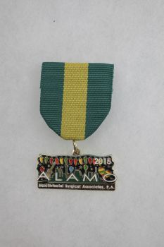 a green and yellow medal with the words alamn on it's front side