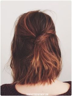 30 of the Best Medium Length Hairstyles You’ll Fall In Love With | http://momfabulous.com/2015/07/30-of-the-best-medium-length-hairstyles-youll-fall-in-love-with/ Shoulder Length Layered Hair, Penteado Cabelo Curto, Half Up Hair, Half Up Half Down, Layered Hair, Messy Hairstyles, Gorgeous Hair, Down Hairstyles