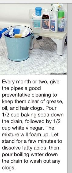 an article about how to clean a bathtub with the help of two cleaning products