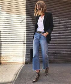 Vestiti In Jeans, Cropped Jeans Outfit, Jeans Trend, Looks Jeans, Moda Jeans, Jean Trends, Outfit Jeans, Cropped Flare Jeans, Outfit Trends