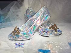 NEW Cinderella crystal diamond glass shoes Disney princess | Etsy Glass Slipper Wedding Shoes, Princess Wedding Shoes, Bride Stuff, Fairytale Birthday, Kristina Webb, Disney Princess Wedding, Halloween Unique, New Cinderella, Magic Shoes