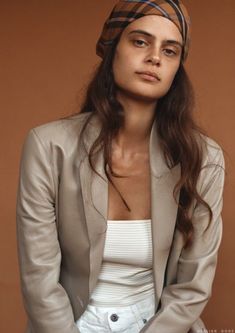 Outfits for transitional weather. Lexie Smith, Earth Tones Fashion, White Pants Winter, Spring Trench, Lazy Summer Days, Do I Love Him, Garance Dore, Women Friendship, Paolo Roversi