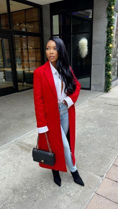 Professional Outfits Women, Stylish Work Attire, Business Casual Outfits For Work, Classy Work Outfits, Looks Street Style, Classy Casual Outfits, Looks Black, Red Coat