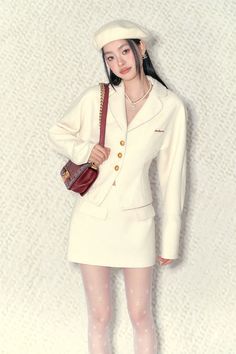 White Waist-fitted Suit Set - CHINASQUAD Celine Outfit Style, Women Portrait, Beautiful Casual Dresses, Stylish Work Attire, Model Outfits, Streetwear Fashion Women, Dolce E Gabbana, Fashion Design Clothes, Suit Set