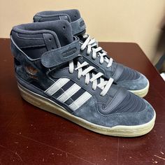 Adidas Originals Mens Gray Forum Mid Fz6275 Lace Up Athletic Shoes Size Us 11.5 Brand: Adidas Department: Men Size: 11.5 Color: Gray Type: Athletic Style: Sneaker Style Code: Fz6275 Pattern: Solid Theme: Sports Shoe Shaft Style: Mid Top Closure: Lace-Up, Hook & Loop Features: Adjustable, Comfort Occasion: Activewear Seasons: All Season Condition: New Without Box I Offer Discounts For All Return Customers. - Jvs Adidas Leather Basketball Shoes With Round Toe, Adidas Mid-top Leather Basketball Shoes, Mid-top Leather Basketball Shoes With Adidas Logo, Casual Leather Slip-on Basketball Shoes, Adidas High-top Sneakers With Synthetic Material And Round Toe, Adidas High-top Sneakers With Round Toe In Synthetic, Adidas Leather Mid-top Basketball Shoes, Casual Adidas Leather Basketball Shoes, Adidas High-top Skate Shoes In Gray