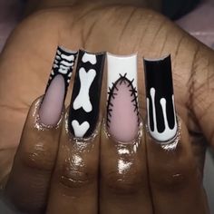 Duck Nails No Charms, Halloween Nails Characters, Fall Nail Designs Black Women, Nail Design Halloween, Halloween Nails With Charms, Kaws Halloween Nails, Spooky Sanrio Nails, Halloween Duck Nails, Halloween Kaws Nails