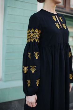 Design For Kurti, Vintage Embroidery Patterns, Embroidery Patterns Ideas, Black Pinterest, Folk Floral, Boho Embroidery, Modest Fashion Hijab, Black Clothes