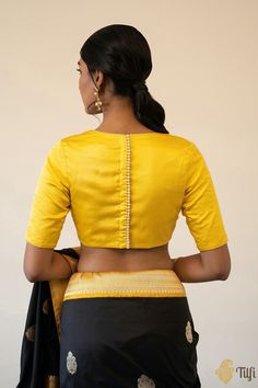 Back Button Blouse Designs Latest, Blouse Designs Back Buttons, Blouse Back Neck Designs Full Covered, Blouse With Buttons On The Back, Full Back Neck Blouse Design, Simple Boatneck Blouse Designs Latest, Back Full Neck Blouse Design, Back Covered Blouse Designs, High Back Neck Blouse Designs