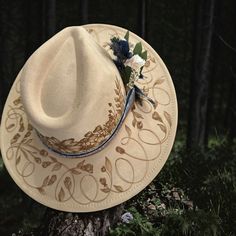 Burned Wide Brim Hat in Antique Beige. Burned freehand using Pyrography Techniques. Each Hat burned is a One of a Kind! Hats are adjustable for a tighter fit. Hats are sprayed with a weather proofer for wear. Hats made by PIPER HAT Co. come with a handmade macrame wall hat hanger and a travel/dest bag. Pyrography Techniques, Burned Hats, Cowboy Hat Design, Hat Burning, Wall Hats, Dragon Heart, Hat Hanger, Cute Small Animals, Hat Design