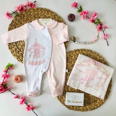 TUTINA IN COTONE CAROSELLO ROSA - Noi da piccoli Pink Cotton Bodysuit For Loungewear, Fitted Pink Onesie For Bedtime, Pink Cotton Bodysuit For Playtime, Pink Cotton Onesie For Playtime, Pink Carousel, Gift For Newborn, Cotton Romper, Month Colors, Kids Events