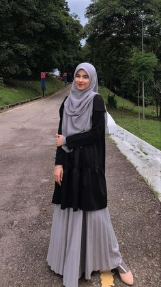 Spill Ootd, Jeans Hijab, Ootd Sweater, Muslimah Style, Model Outfit