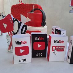 Bolsitas temática youtube. Rojas y negras Marti 8, 13th Birthday, 9th Birthday, Girl Party, Bar Mitzvah, Diy Party, Photo Props