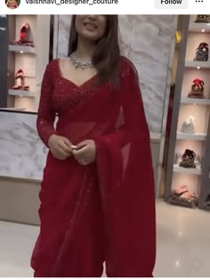 Fancy Blouse Full Sleeve, Saree And Full Sleeve Blouse, Work Blouse With Plain Saree, Saree For Farewell Full Sleeves, Birthday Saree Look, Farewell Saree With Full Sleeve Blouse, Full Sleeve Saree Farewell, Red Saree Full Sleeve Blouse, Farewell Blouse Design Full Sleeves