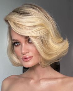 70+ Hottest Bridesmaid Hairstyles For 2023 + Tips & Advice ❤ bridesmaid hairstyles volume wavy blonde bob alexandra_poslavskaya #weddingforward #wedding #bride #bridesmaidhairstyles #weddinghair Brunettes With Blonde Highlights, Hair Down Bridesmaid, Brunette With Blonde Highlights, Rachel Hair, Spring Hair Color Trends, Soft Gamine