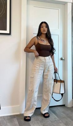 Summer Causal Outfits 2024, Summer Cargo Pants Outfit, Linen Cargo Pants Outfit, Cargo Pants Summer Outfit, Brown Bodysuit Outfit, Aerie Outfits, Cargo Pants Outfit Summer, June Outfits, Cargo Pants Women Outfit