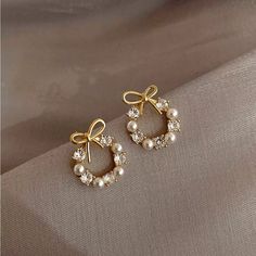 New Wreath And Bow Earrings Zircon And Faux Pearl Post Back Holiday Christmas Feminine Minimalist Aesthetic Korean Jewelry, Stil Elegant, Knot Earrings, Jewelry Lookbook, Bow Earrings, Girly Jewelry, Pearl Stud Earrings, Dream Jewelry, Pearl Studs