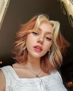 60 Stylish Choppy Bob Haircuts To Flaunt In 2024 Short Dyed Hair Grunge, Ginger And White Hair, Grey Haircuts, Blue Hairstyles, Short Grunge Hair, Choppy Bob, Hair Inspiration Short, Nice Clothes, Hair Haircuts