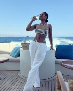 Greece Outfit Ideas Black Women, Black Women Beach Outfits, Cabo Outfits, Women Beach Outfits, Swimwear Aesthetic, Greece Outfit, Cute Vacation Outfits, Summer Picture Poses, Pool Fashion