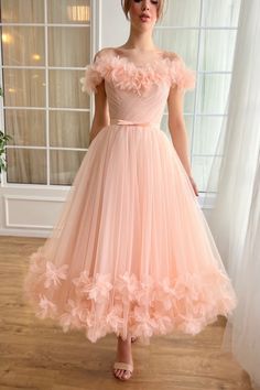 Off Shoulder Gown Design, Tulip Dress Design, Tulle Dress Outfit, Puff Gown, Midi Ball Gown, Formal Pink Dress, Pink Princess Dresses, Ankle Length Prom Dress, Peach Wedding Dress