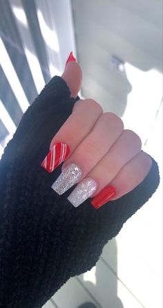 Christmas Nails Simple Acrylic, Christmas Acrylics Coffin, Cute Christmas Nails Coffin, Christmas Acrylics Red, Long Simple Christmas Nails, Simple Christmas Nails Red And White, Holiday Nails Winter Christmas Acrylic, Simple Xmas Nails Acrylic, Cute Short Acrylic Nails Christmas