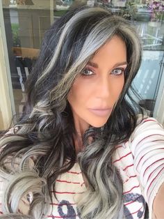 Grey Bayalage Hair, Black Hair With Grey Highlights, Dark Silver Hair, Long Grey Hair, Granny Hair, Grey Hair Inspiration, Hair Color Caramel, Beautiful Gray Hair