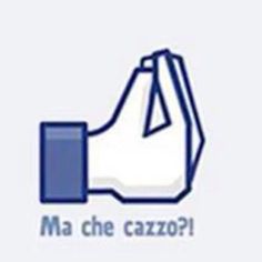 a blue and white hand with the words ma che cazo on it's side