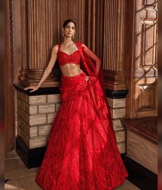 Red Ethnic Wear Indian, Red Wedding Lehenga, Bridesmaid Indian, Baju Kahwin, A Royal Affair, Lehenga Pattern, Bridal Lehenga Designs