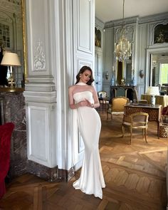 Elegant Outfit Dress, Money Woman, Old Money Fall, Money Dress, Money Rich, Classy Outfits For Women, Classy Prom Dresses, Elegant Dresses Classy, Rich Lifestyle