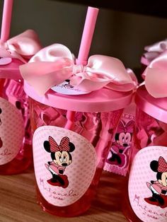 minnie mouse cups with pink straws and bows