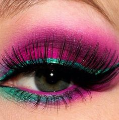 Oooh. Here's looking at you, David. Eye Shadowing, Teal Eye Makeup, Fantasy Make-up, Pink Eyeliner, Teal Eyes, Trendy Eyeshadow, Long Eyelashes, Green Makeup