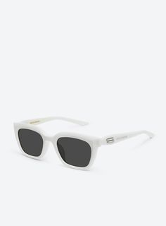 Hovo W2 | Gentle Monster Chic White Square Frame Sunglasses, Modern White Square Frame Sunglasses, Classic White Sunglasses For Everyday Use, Classic White Sunglasses For Everyday, White Square Frame Sunglasses With Polarized Lenses, White Square Frame Sunglasses With Mirrored Lenses, Optic White Sunglasses With Gradient Lenses And Square Frame, Modern White Sunglasses With Tinted Lenses, Modern Optic White Square Frame Sunglasses