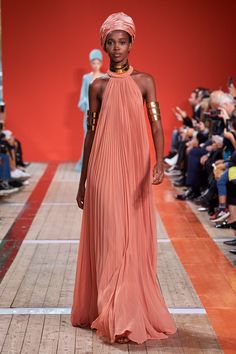 Loose Clothes, Ellie Saab, Elie Saab Spring, Moda Paris, Fashion 2020, Summer Trends, Elie Saab, Pleated Dress