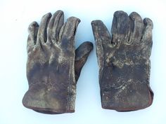 https://flic.kr/p/23GUm2b | Gloves | worn and stiff Jamie Dutton, Leather Work Gloves, Black Leather Gloves, Black And White Wallpaper, Work Gloves, Yacht Club, Photo L, White Wallpaper, Leather Gloves