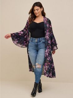 Torrid Outfits 2023, Plus Size Boho Fashion, Mystic Style, Kimono Floral, Maxi Kimono, Kimono Yukata, Plain Outfits, Plain Dress, Chiffon Maxi