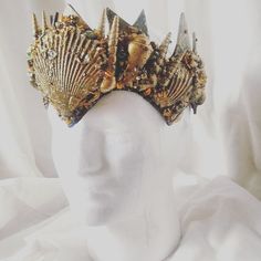 Mermaid Outfit Aesthetic Male, Seashell Crown Men, King Triton Crown Diy, Merman Accessories, Merman Outfits, Merman Crown, Poseidon Crown, Underwater Props, Mermaid Props