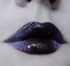 Purple And Black Lipstick, Purple Witchy Makeup, Purple Lip Makeup, Witchcore Makeup, Purple Lipstick Makeup, Goth Eye Makeup, Witch Makeup, Purple Makeup, Emo Makeup