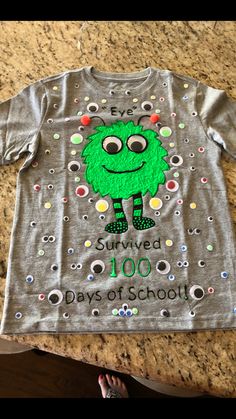 a t - shirt that says, i've survived 100 days of school on it