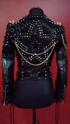 Battle Jacket, Who's Who, New Rock, Punk Outfits, Alt Fashion, Goth Outfits, Alternative Outfits, Dark Fashion, Edgy Outfits