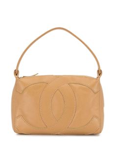 Beige leather Jumbo CC shoulder bag from Chanel Pre-Owned featuring gold-tone hardware, signature interlocking CC logo, metal feet, top zip fastening, single shoulder strap, internal zip pocket, internal logo patch and logo-print lining. Please be mindful that this piece has led a previous life, and may tell its story through minor imperfection. Purchasing this item continues its narrative, so you can be confident that you’re making a POSITIVELY CONSCIOUS choice for the planet. Formal Beige Shoulder Bag With Logo Hardware, Beige Shoulder Bag With Gold-tone Logo For Everyday Use, Everyday Beige Shoulder Bag With Gold-tone Logo, Brown Bag With Gold-tone Logo Plaque For Everyday, Brown Bag With Gold-tone Logo For Everyday Use, Vintage Chanel Bag, Fashion Idol, Modern Bag, Bag Display