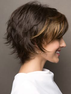 KAHLUA-BLAST Bob Pendek, Pixie Haircut Styles, Layered Haircuts For Women, Haircuts Ideas, 얼굴 그리기, Haircut Styles, Short Layered Haircuts, Trending Hairstyles