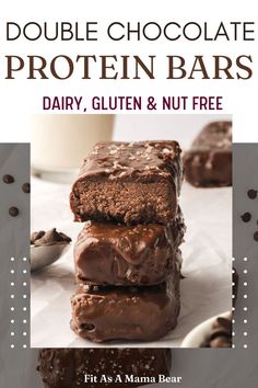 Three chocolate coated protein bars stacked on a white plate top bar with a bite out of it and text on the image. Protein Bars Vegan, Chocolate Peanut Butter Protein Bars, Pancakes Protein, Chocolate Protein Bars, Peanut Butter Protein Bars, Vegan Protein Bars, Protein Bars Homemade, Protein Bar Recipes, Protein Dinner