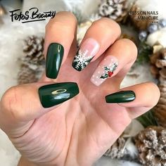 Nail Tip Designs, Christmas Manicure, Fake Nails With Glue, Stick On Nails, Christmas Nail, Christmas Nail Art