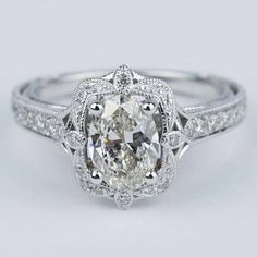 Antique Halo Designer Engagement Ring with Oval Diamond Halo Diamond Ring Set, Wedding Halo, Oval Engagement Ring, Antique Engagement Ring, Couple Wedding Rings, Oval Engagement, Ringe Gold, Art Deco Engagement, Dream Engagement Rings